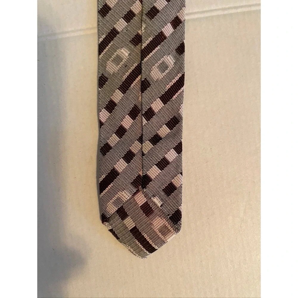 Geometric Pattern Necktie Burgundy Grey Silver Woven Formal Business Tie